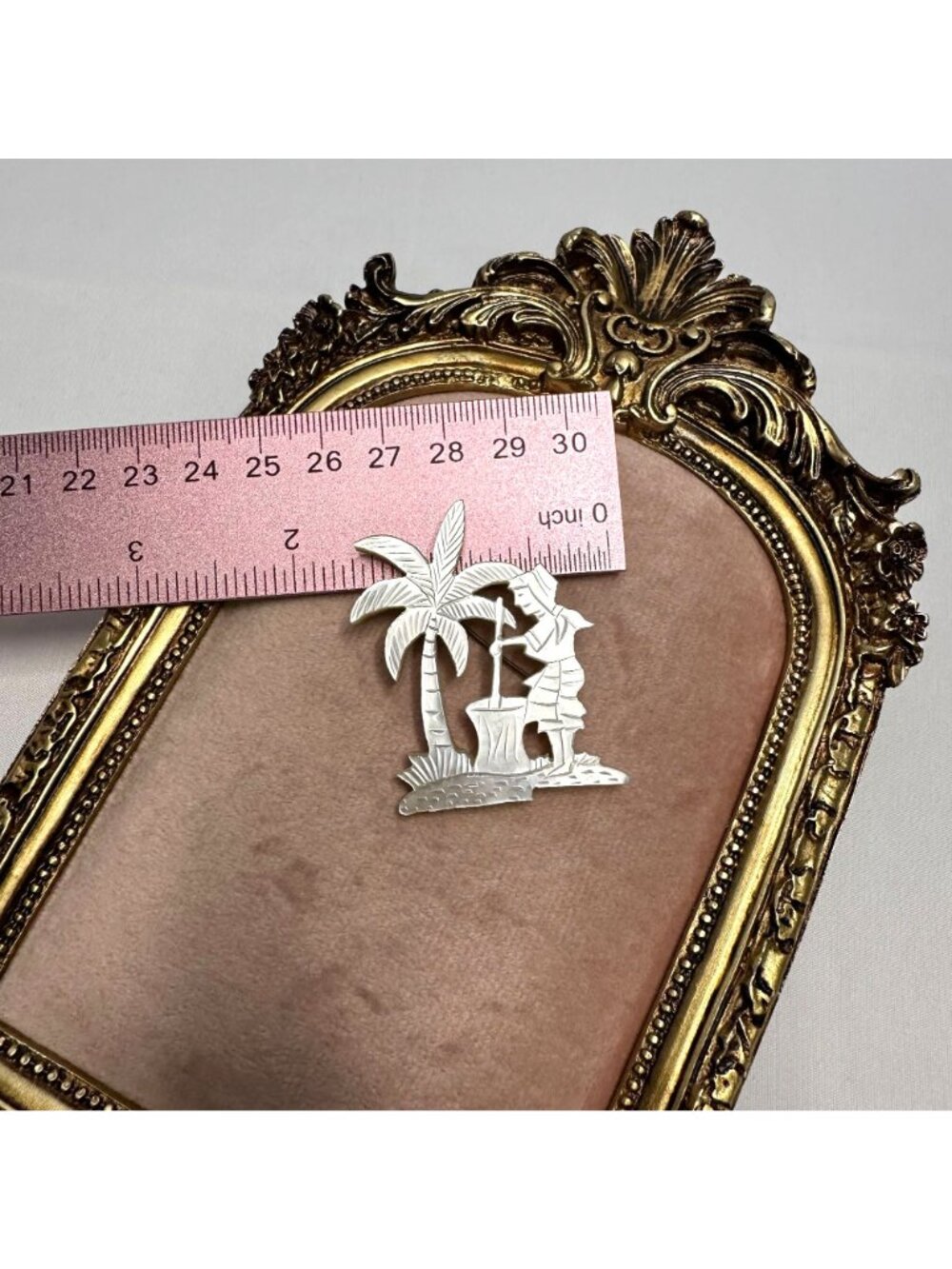 Vintage Hand-Carved Mother Of Pearl Tropical Brooch Island Souvenir Mid Century - Picture 8 of 8